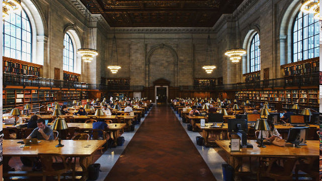 Wer Bücher in einer Universitätsbibliothek leiht, sollte die Kosten für überschrittene Leihgebühren kennen.