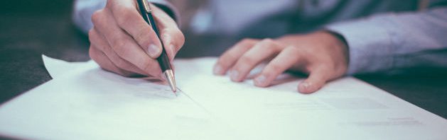 Schufa-Score verbessern: 10 Tricks, um die eigene Bonität zu verbessern Wer seinen Schufa-Score verbessern möchte, sollte seine Daten und Konten im Blick haben.