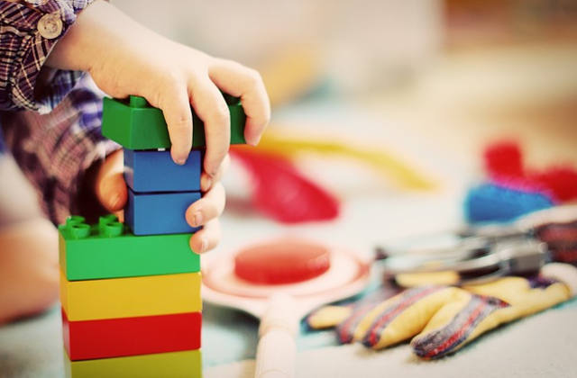 Um Kinderbetreuungskosten absetzen zu können, müssen einige Voraussetzungen erfüllt werden.