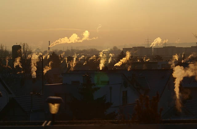 Durch hilfreiche Tipps erfahren Wohnungsbesitzer, wie sie ihre Räumlichkeiten warmhalten und gleichzeitig Heizkosten sparen.